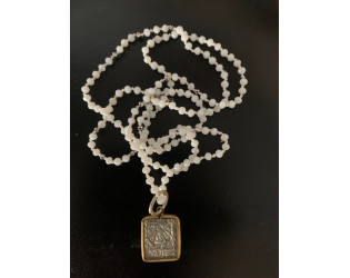 Ketting  amulet zilver met gouden rand.